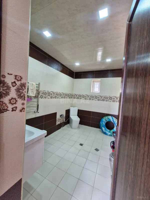 Satılır 5 otaqlı həyət evi 200 m²