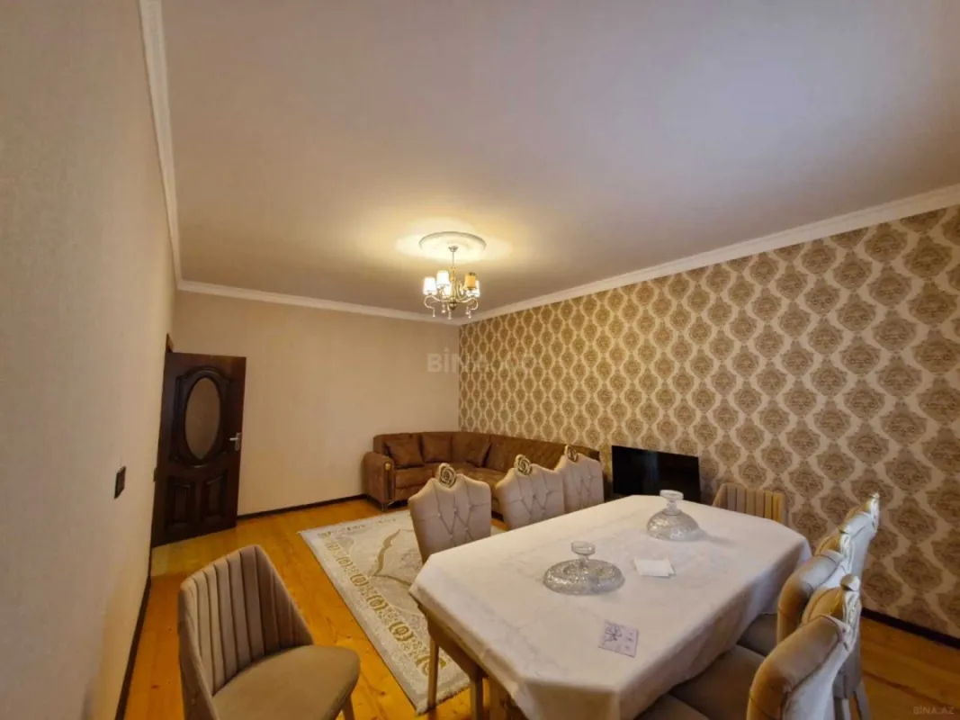 Satılır 5 otaqlı həyət evi 200 m²