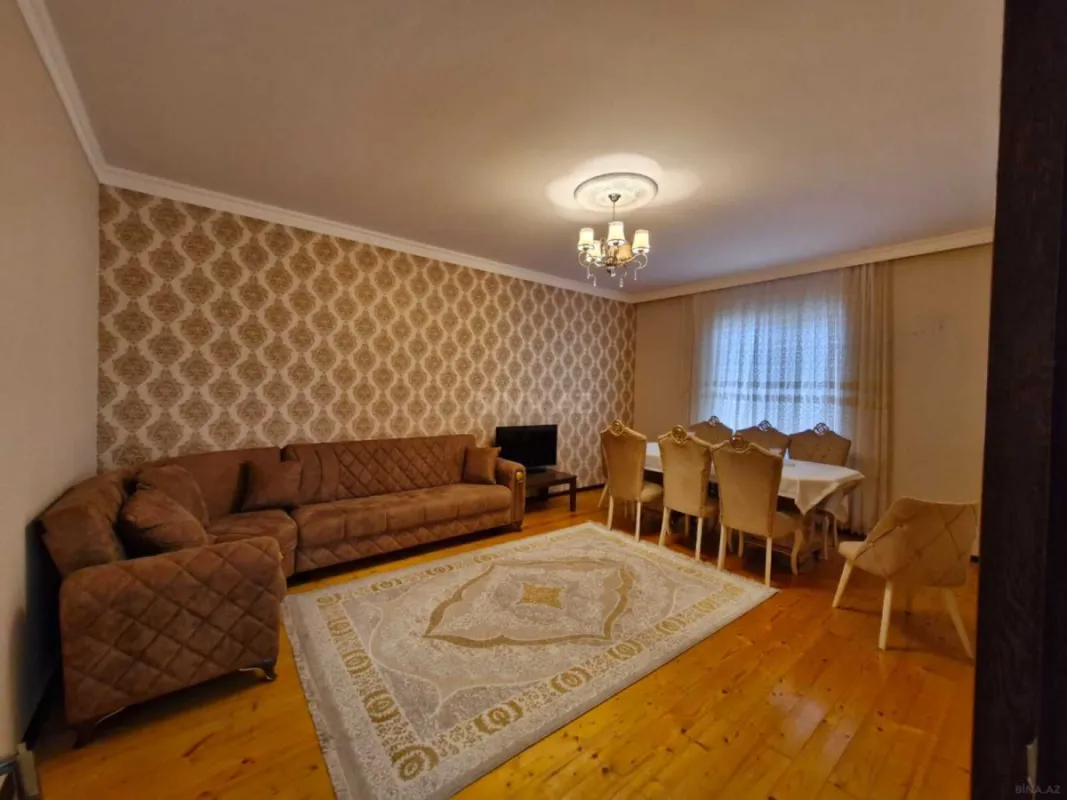 Satılır 5 otaqlı həyət evi 200 m²