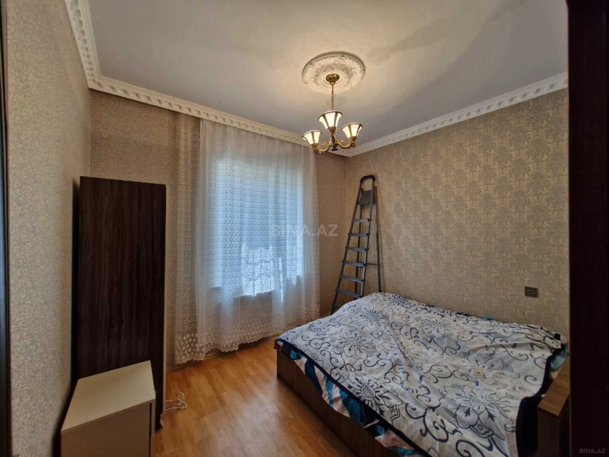 Satılır 5 otaqlı həyət evi 200 m²