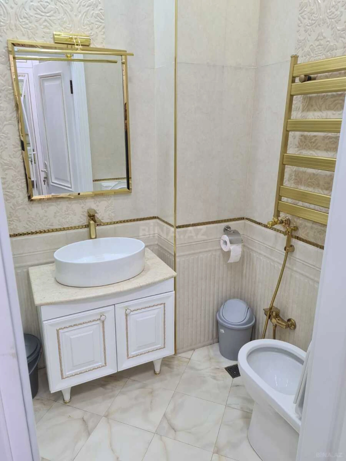 Kirayə verilir 2 otaqlı mənzil 65 m²