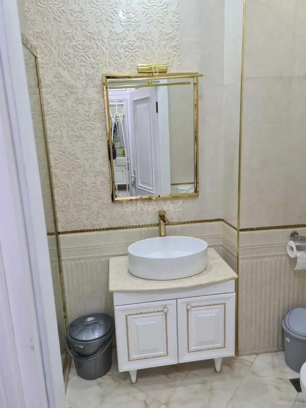 Kirayə verilir 2 otaqlı mənzil 65 m²
