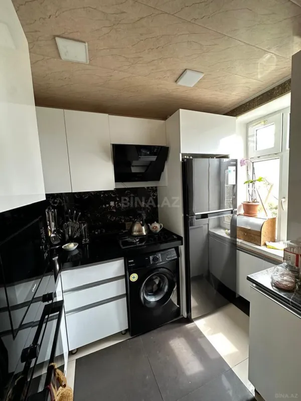 Satılır 4 otaqlı mənzil 110 m²