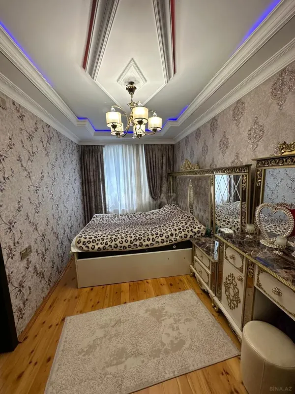 Satılır 4 otaqlı mənzil 110 m²