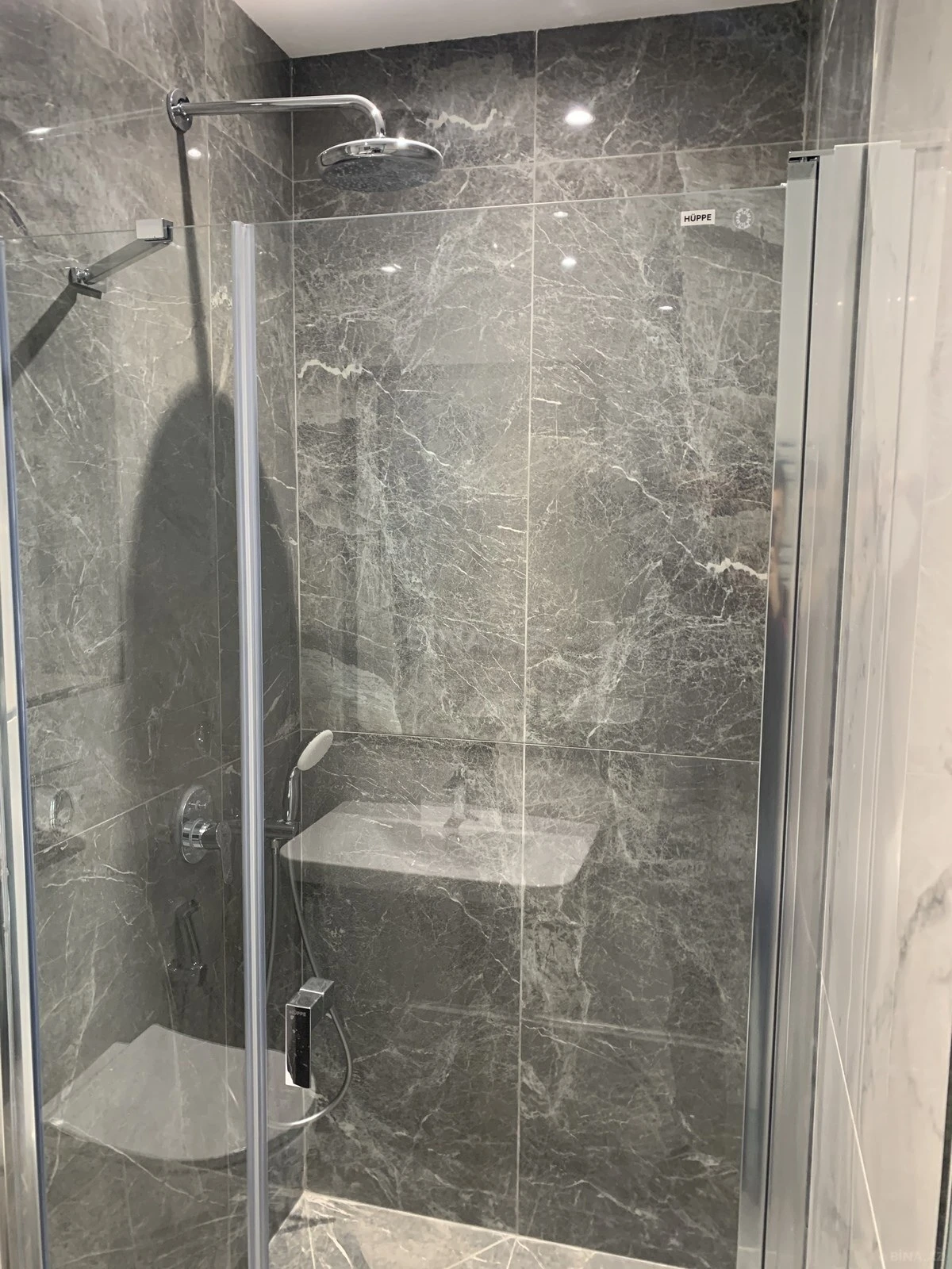 Satılır 2 otaqlı mənzil 63 m²