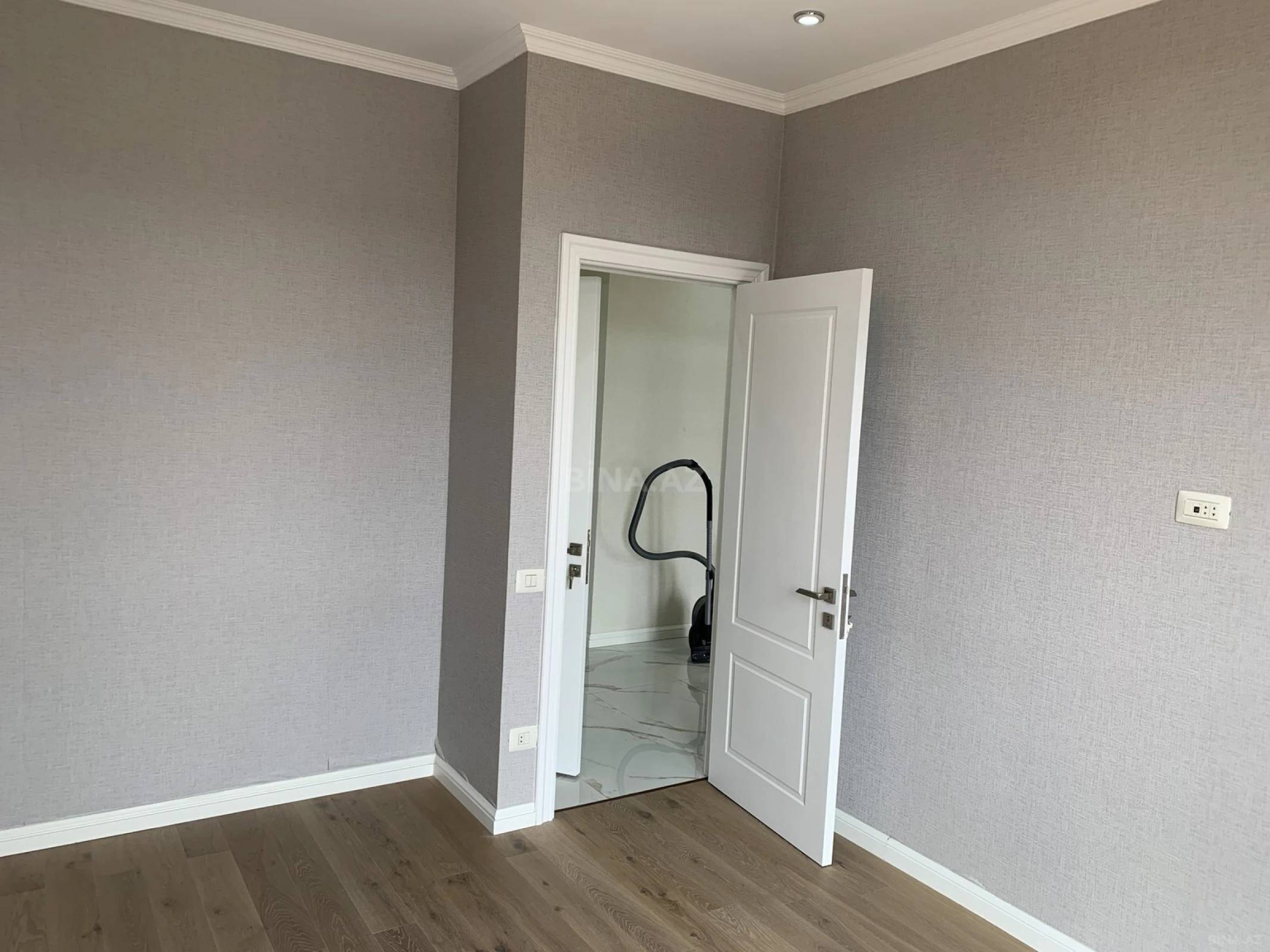 Satılır 2 otaqlı mənzil 63 m²