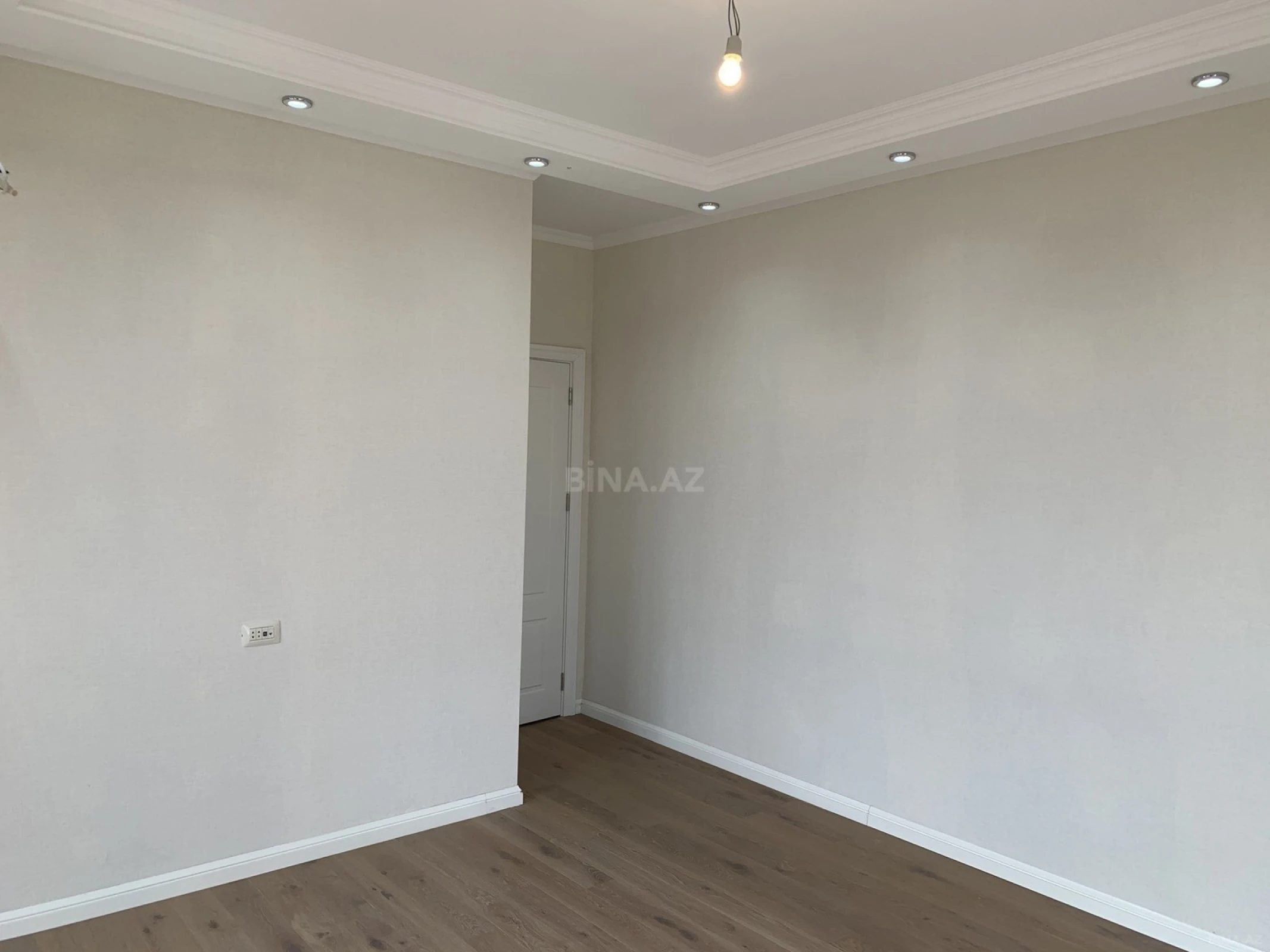 Satılır 2 otaqlı mənzil 63 m²