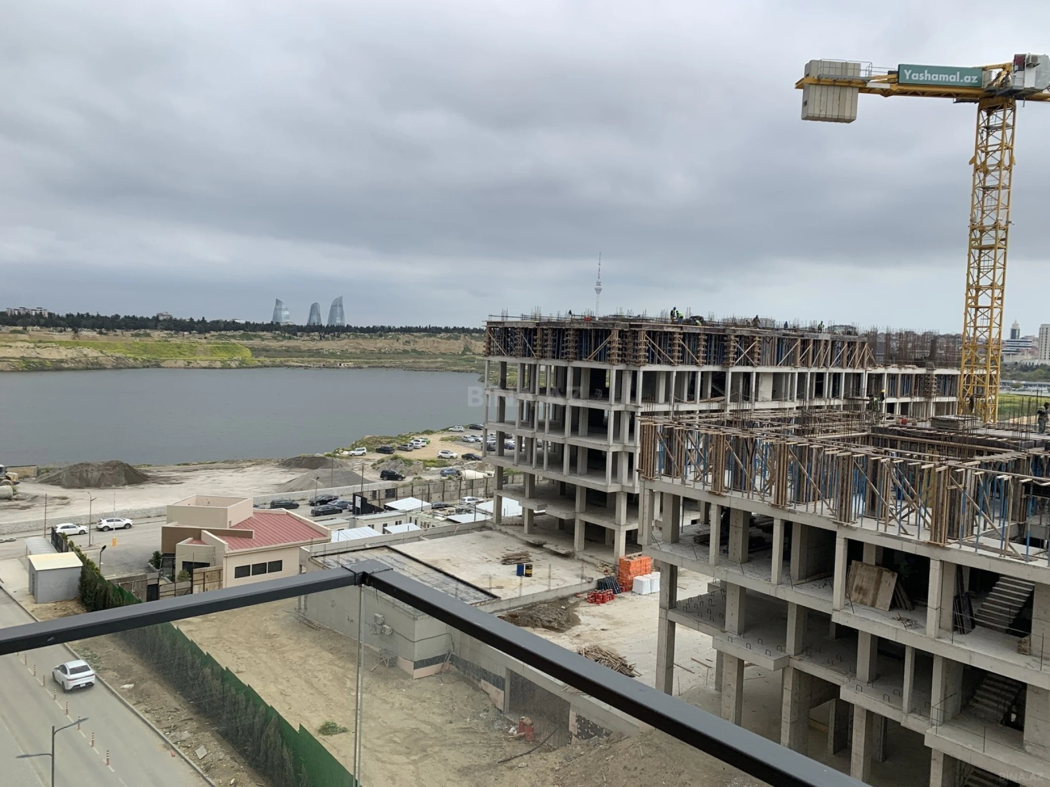 Satılır 2 otaqlı mənzil 63 m²