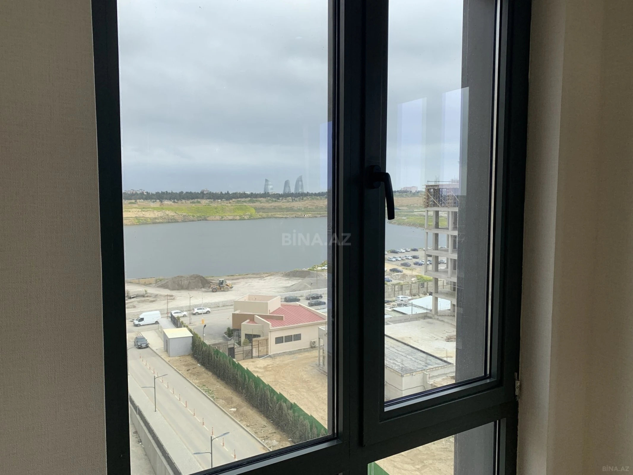 Satılır 2 otaqlı mənzil 63 m²