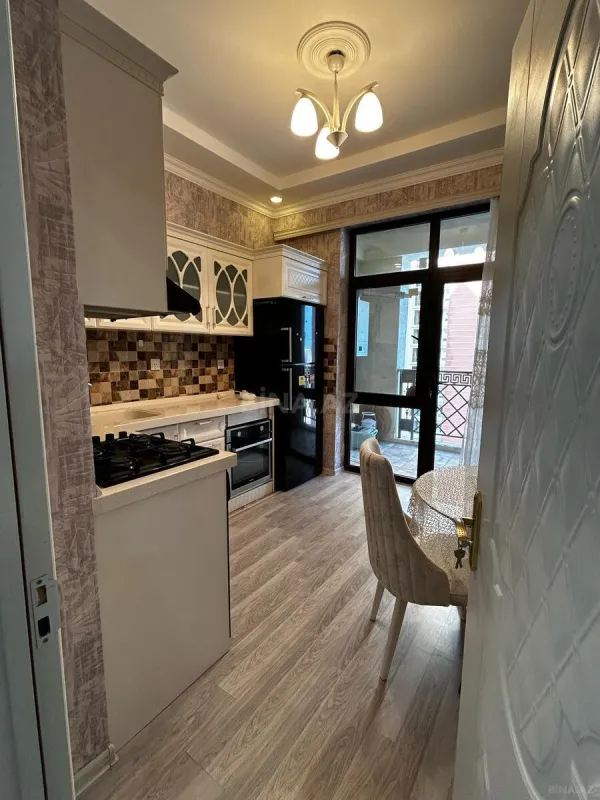 Kirayə verilir 2 otaqlı mənzil 80 m²