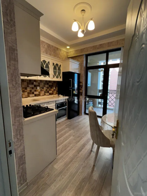 Kirayə verilir 2 otaqlı mənzil 80 m²