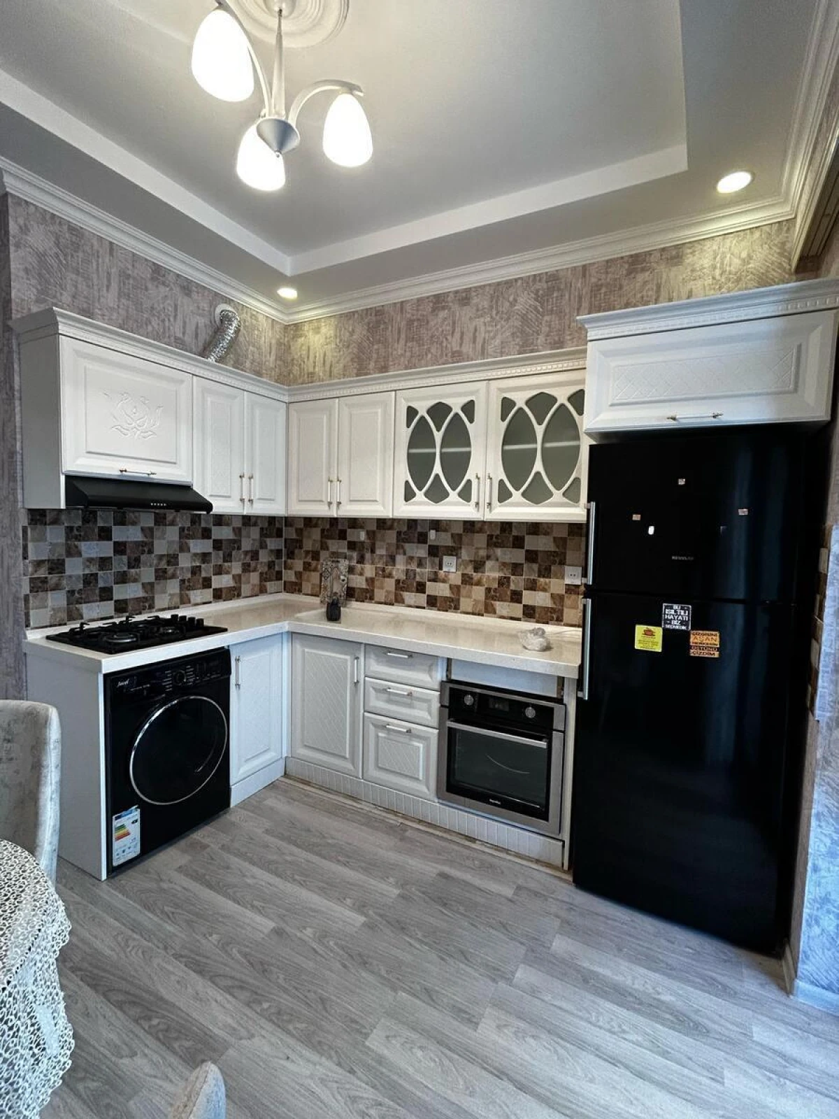 Kirayə verilir 2 otaqlı mənzil 80 m²