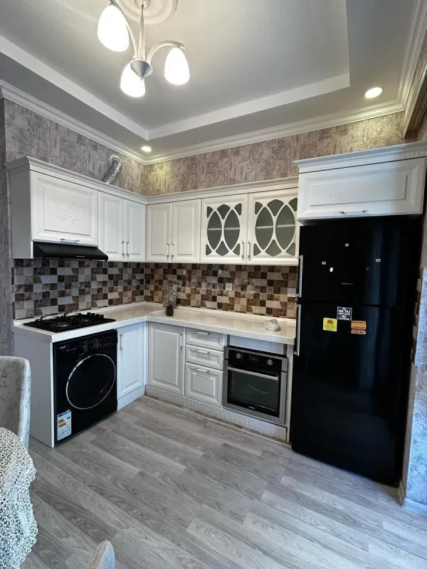 Kirayə verilir 2 otaqlı mənzil 80 m²