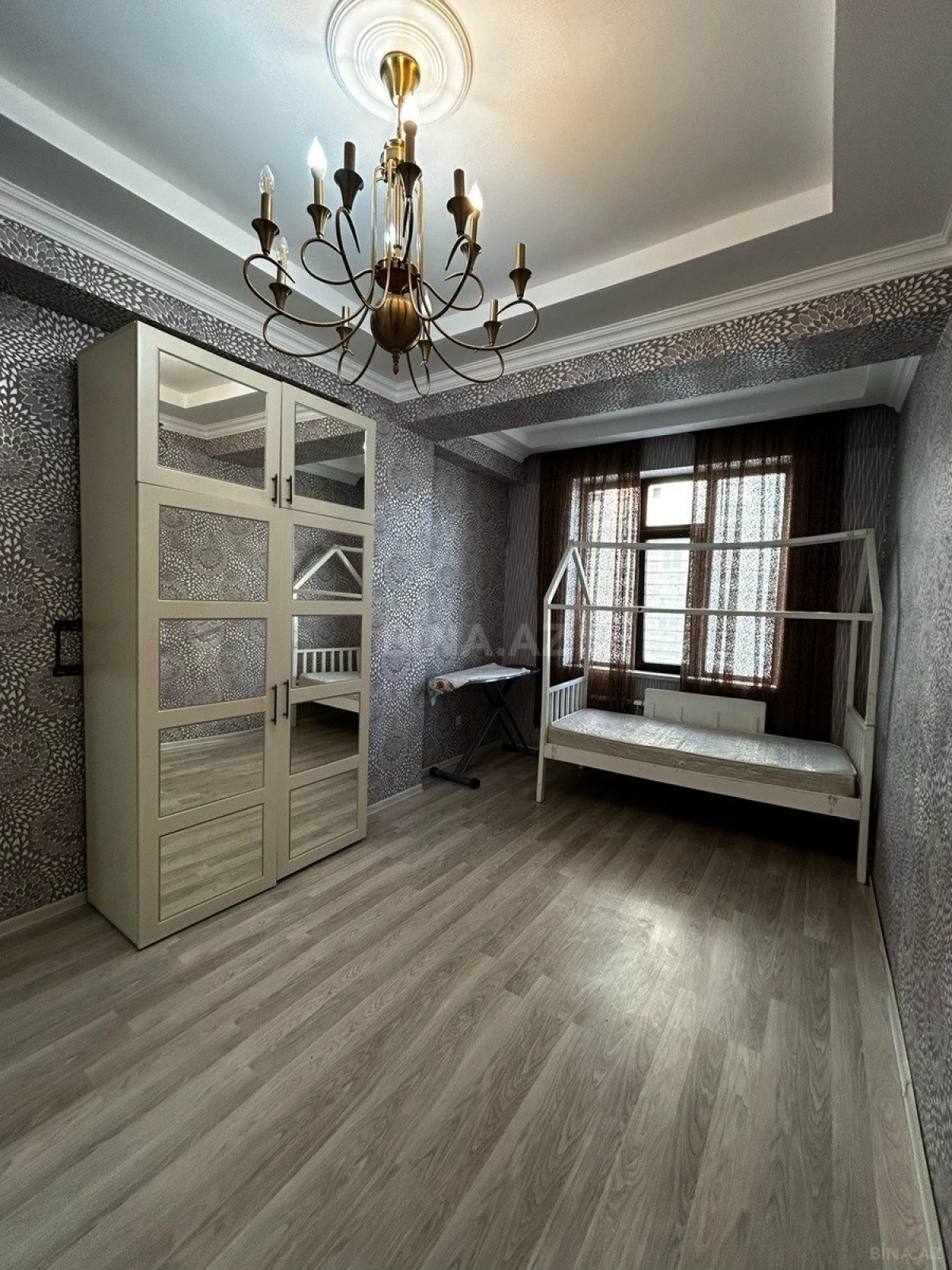 Kirayə verilir 2 otaqlı mənzil 80 m²