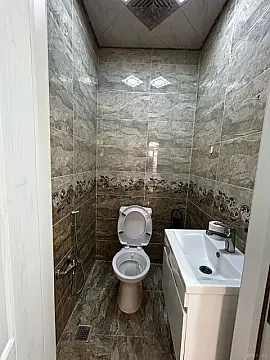 Kirayə verilir 2 otaqlı mənzil 80 m²