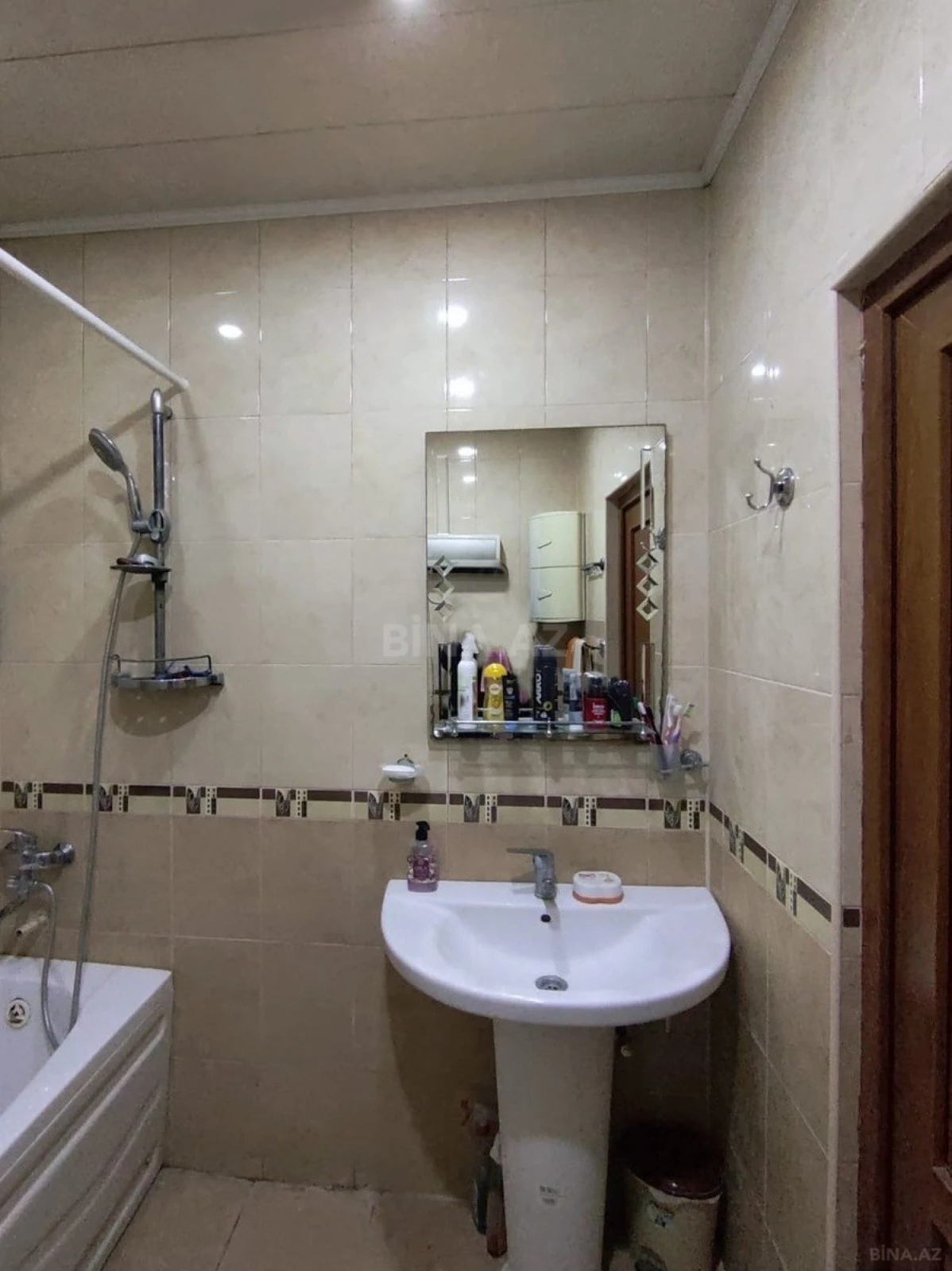 Satılır 4 otaqlı mənzil 85 m²