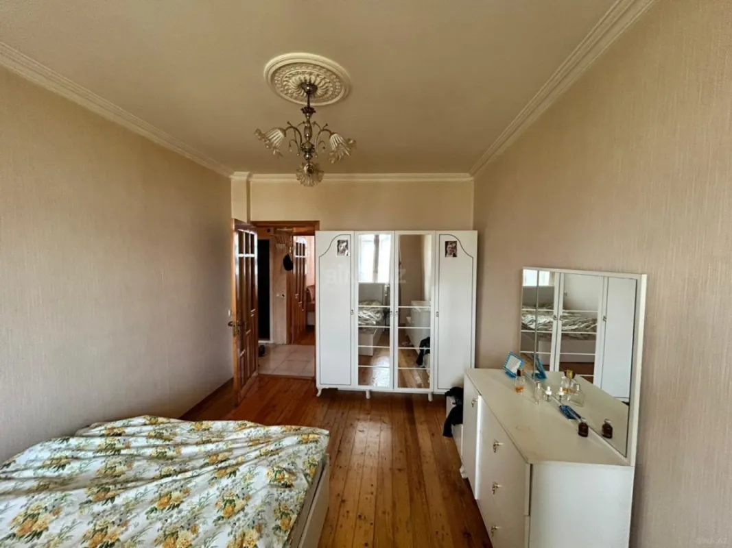 Satılır 2 otaqlı mənzil 70 m²
