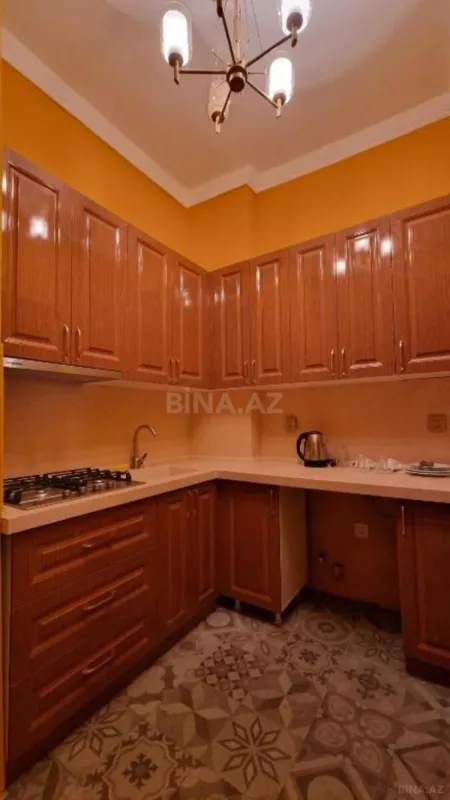 Kirayə verilir obyekt 330 m²