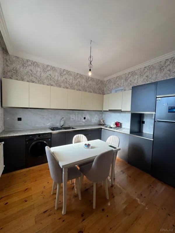 Satılır 4 otaqlı həyət evi 185 m²