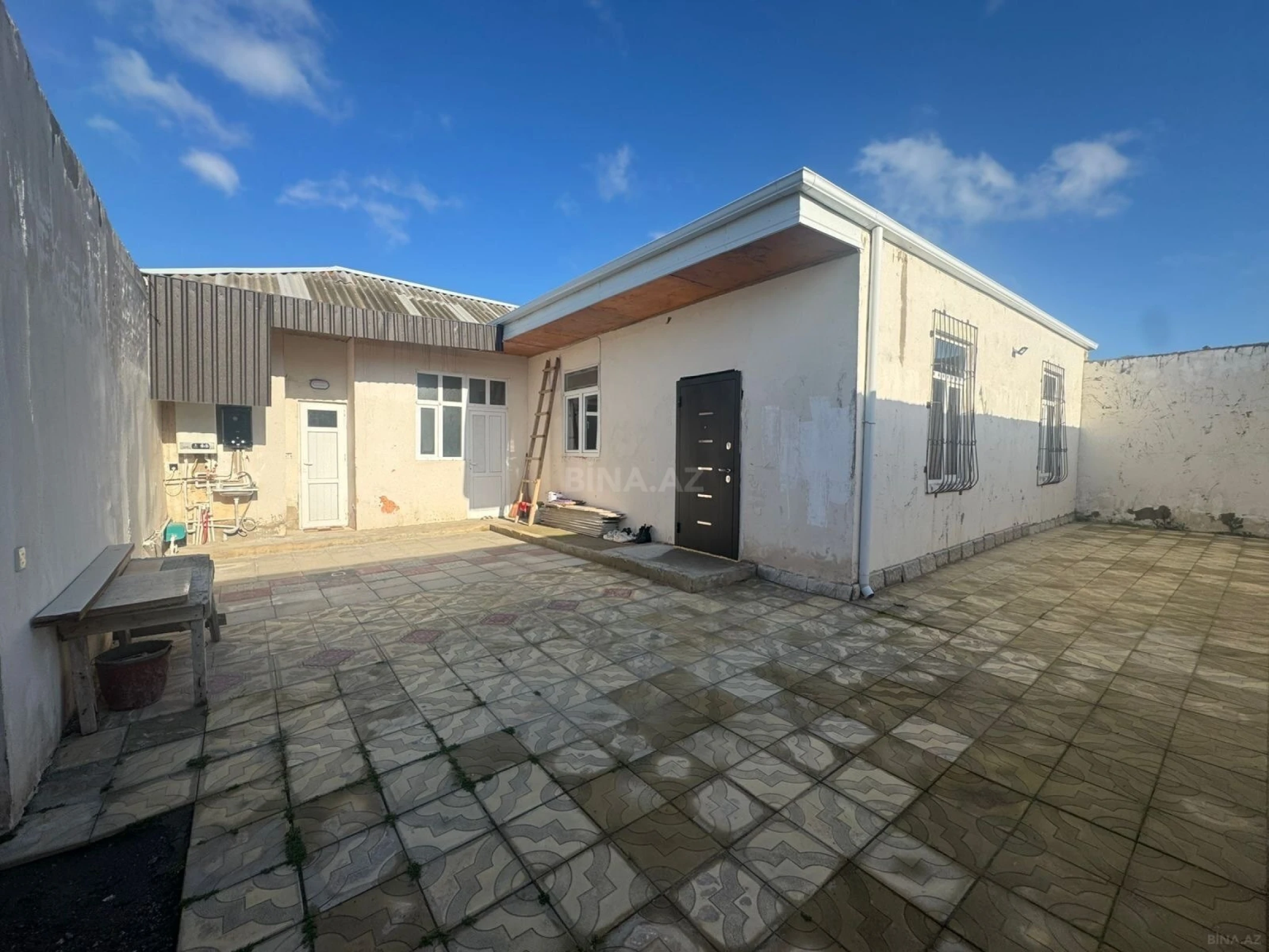 Satılır 4 otaqlı həyət evi 185 m²