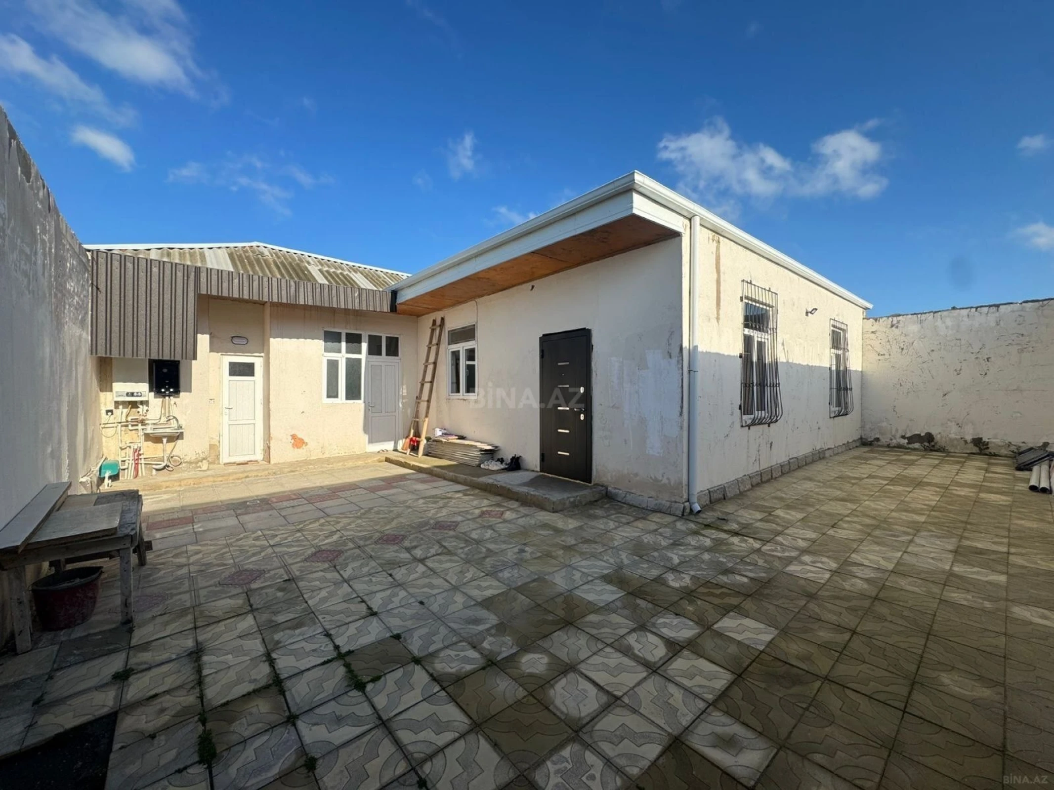 Satılır 4 otaqlı həyət evi 185 m²