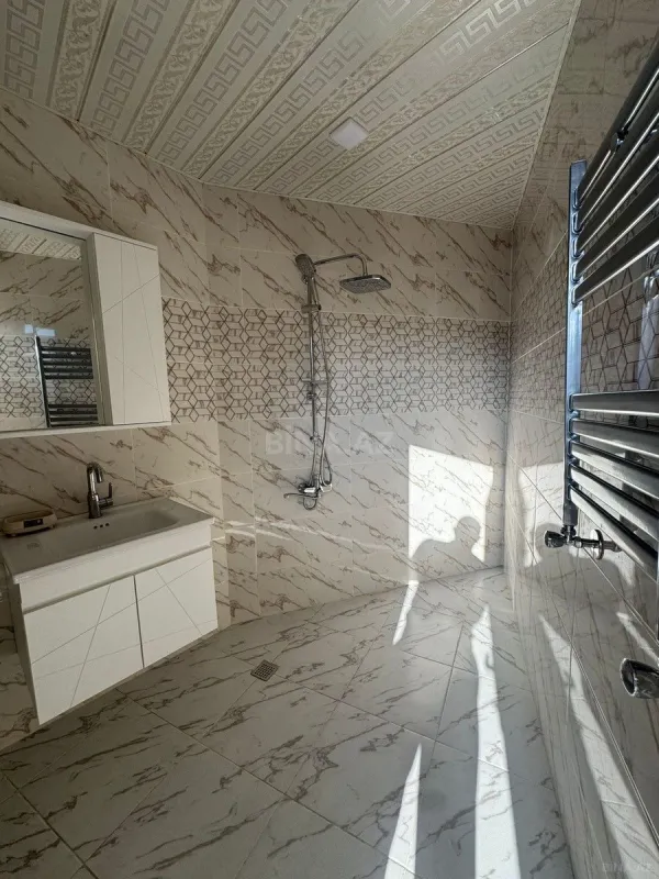 Satılır 4 otaqlı həyət evi 185 m²