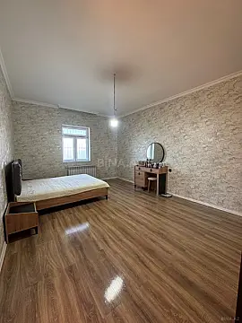 Satılır 4 otaqlı həyət evi 185 m²