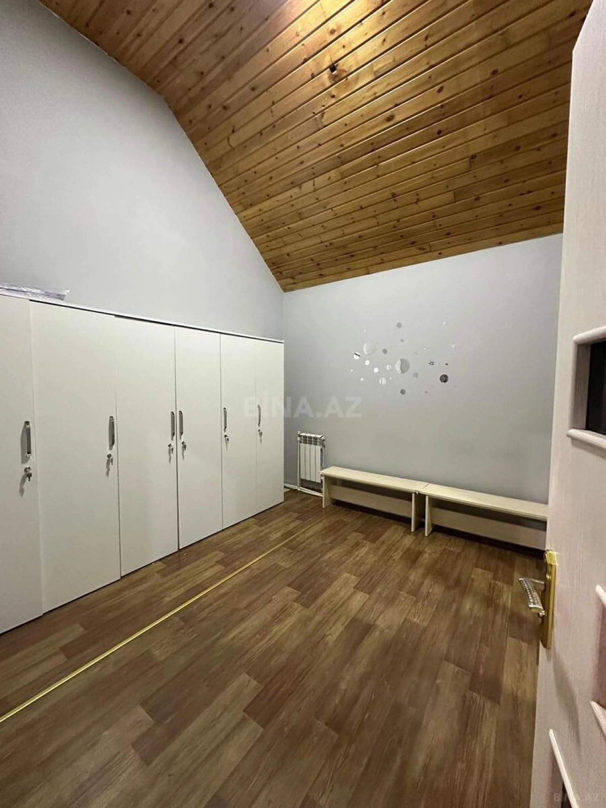 Kirayə verilir obyekt 200 m²