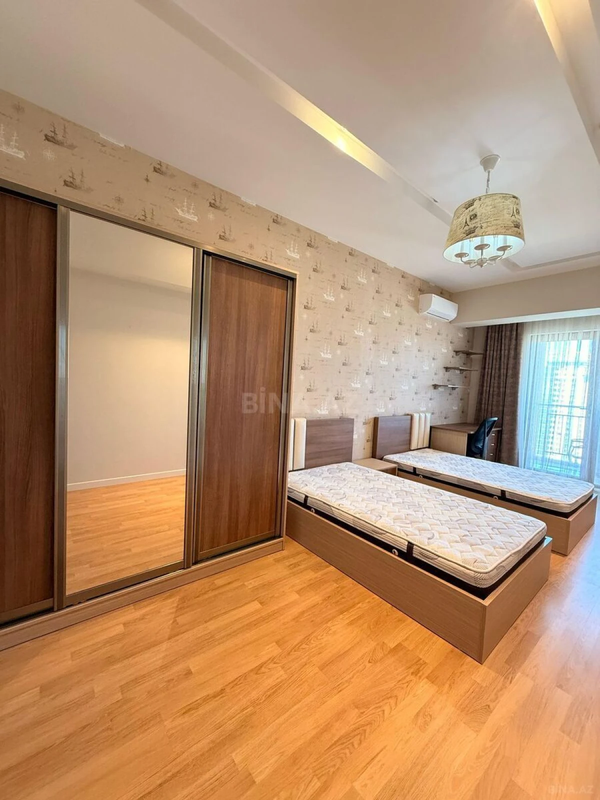 Kirayə verilir 3 otaqlı mənzil 150 m²