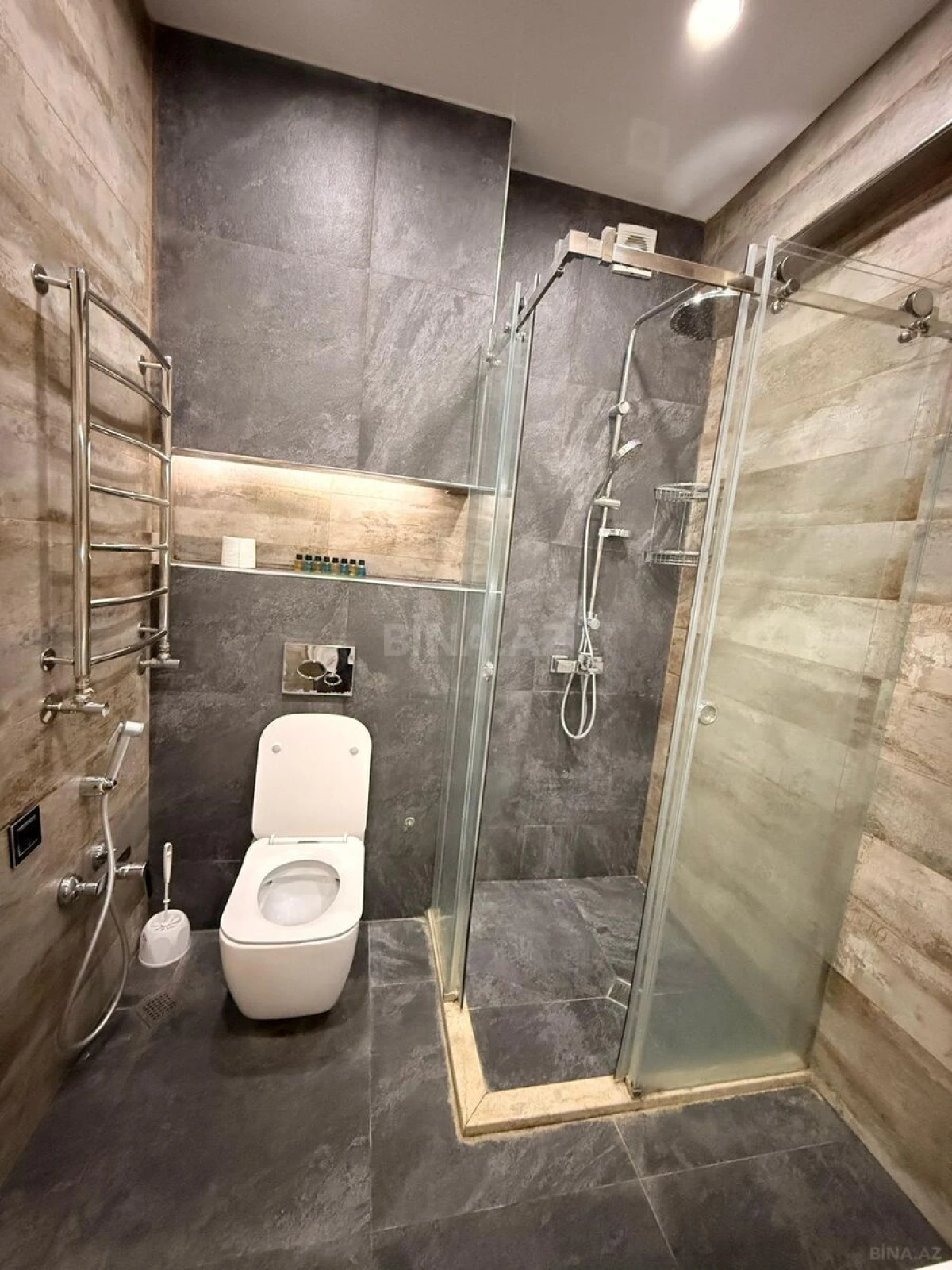 Kirayə verilir 3 otaqlı mənzil 150 m²