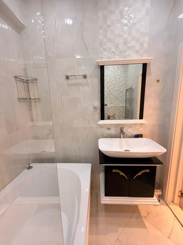 Kirayə verilir 3 otaqlı mənzil 150 m²