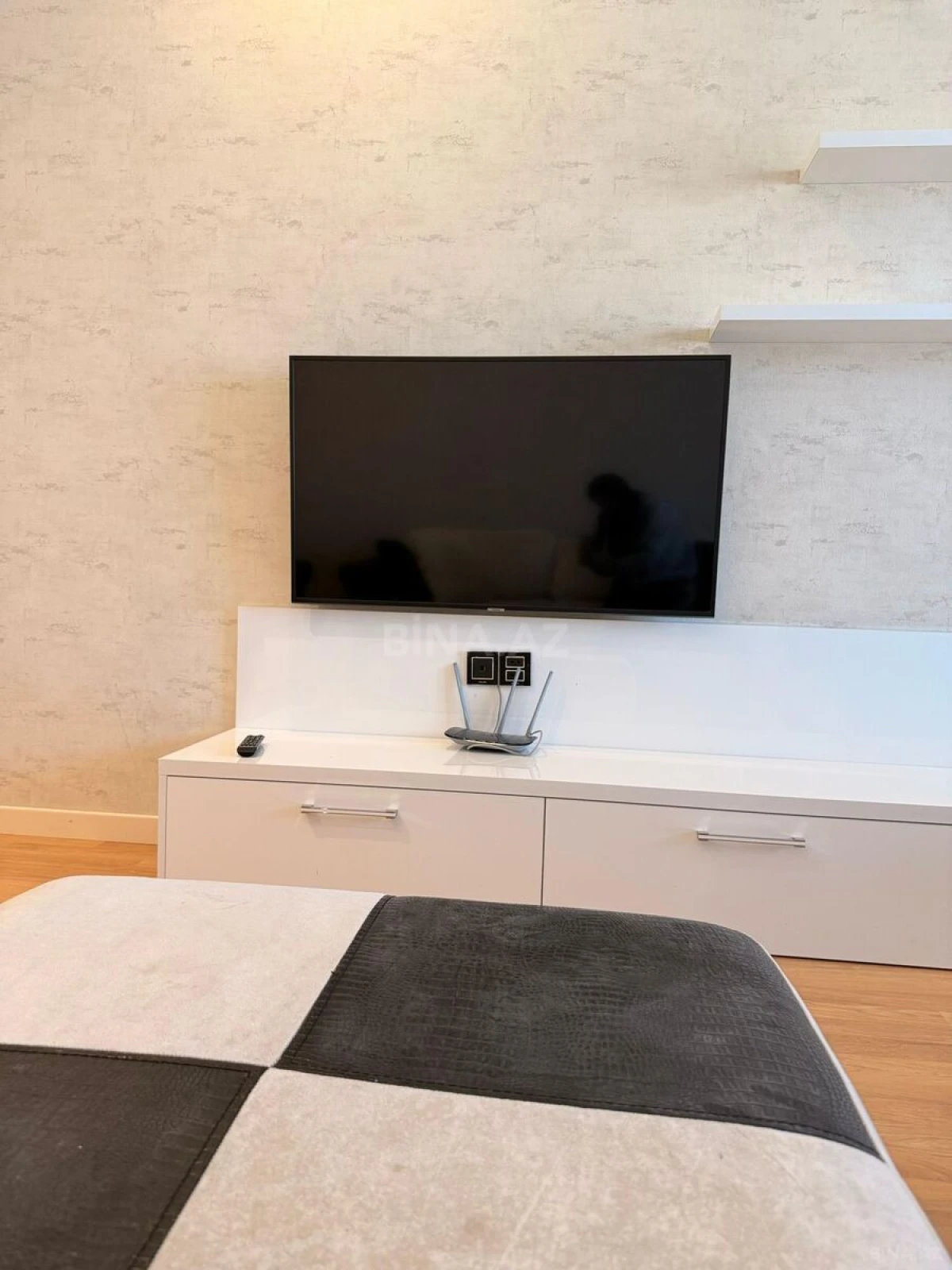 Kirayə verilir 3 otaqlı mənzil 150 m²