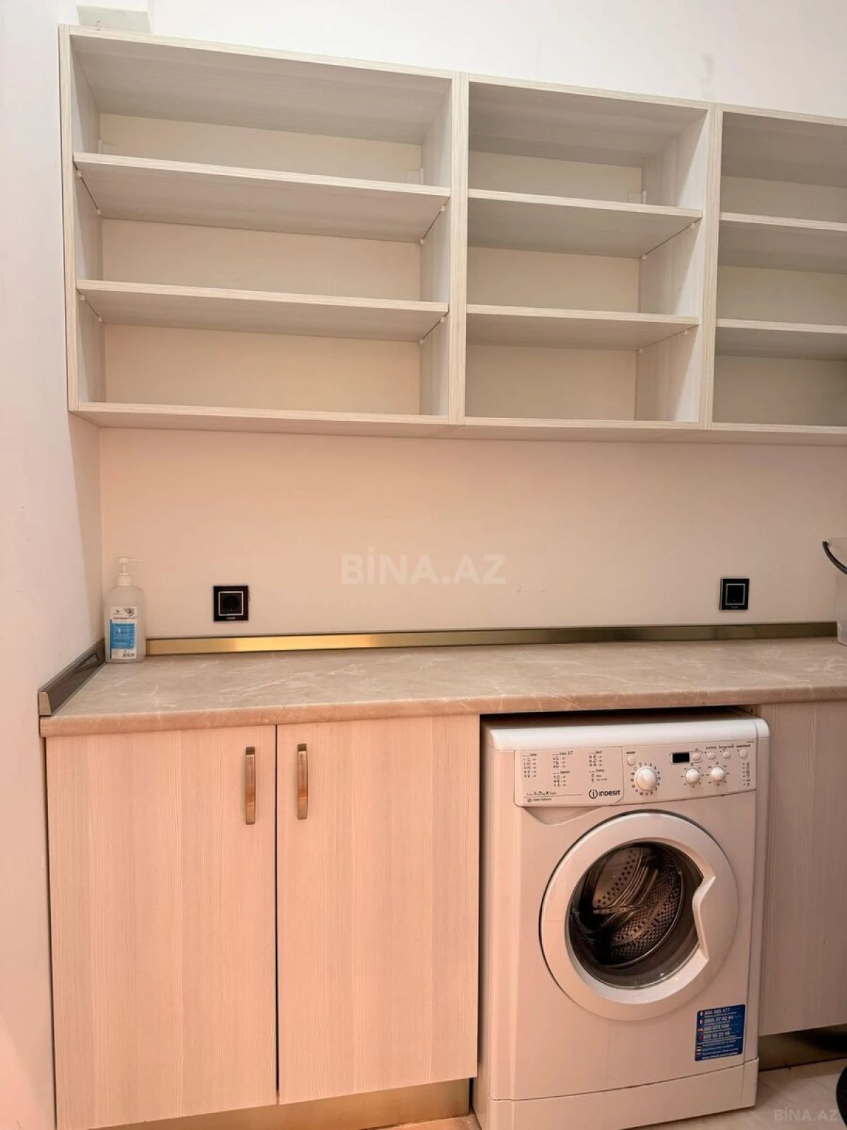 Kirayə verilir 3 otaqlı mənzil 150 m²