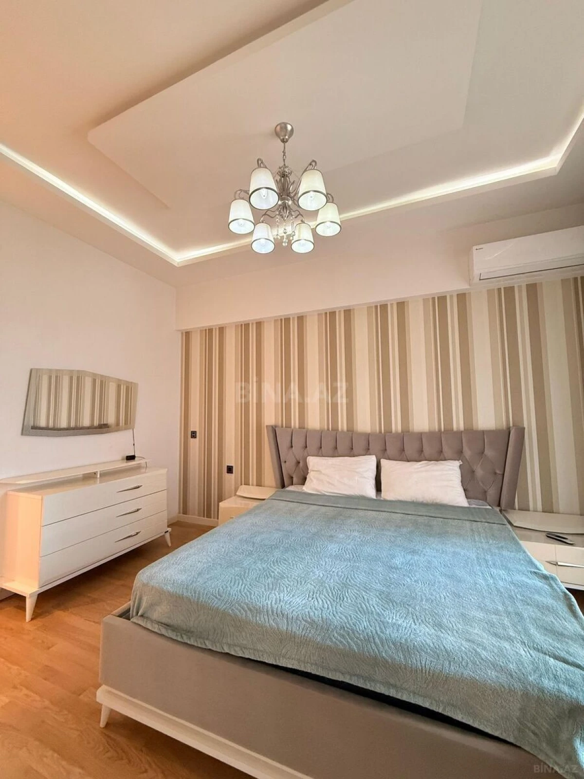 Kirayə verilir 3 otaqlı mənzil 150 m²