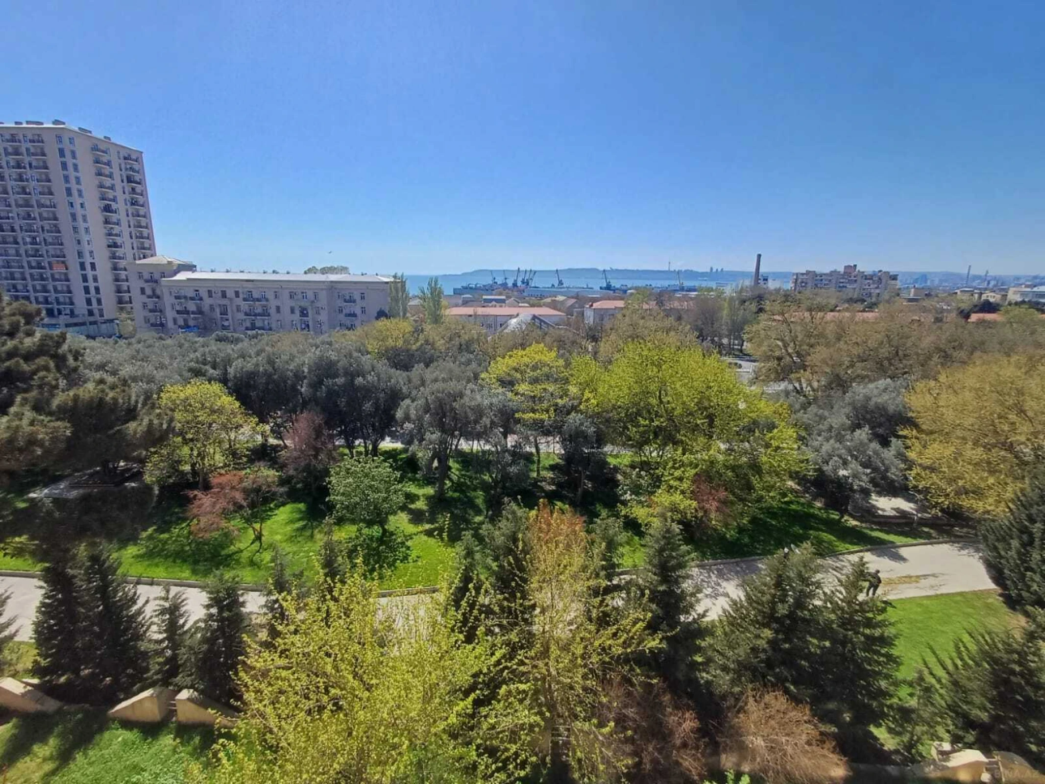 Satılır 2 otaqlı mənzil 70 m²