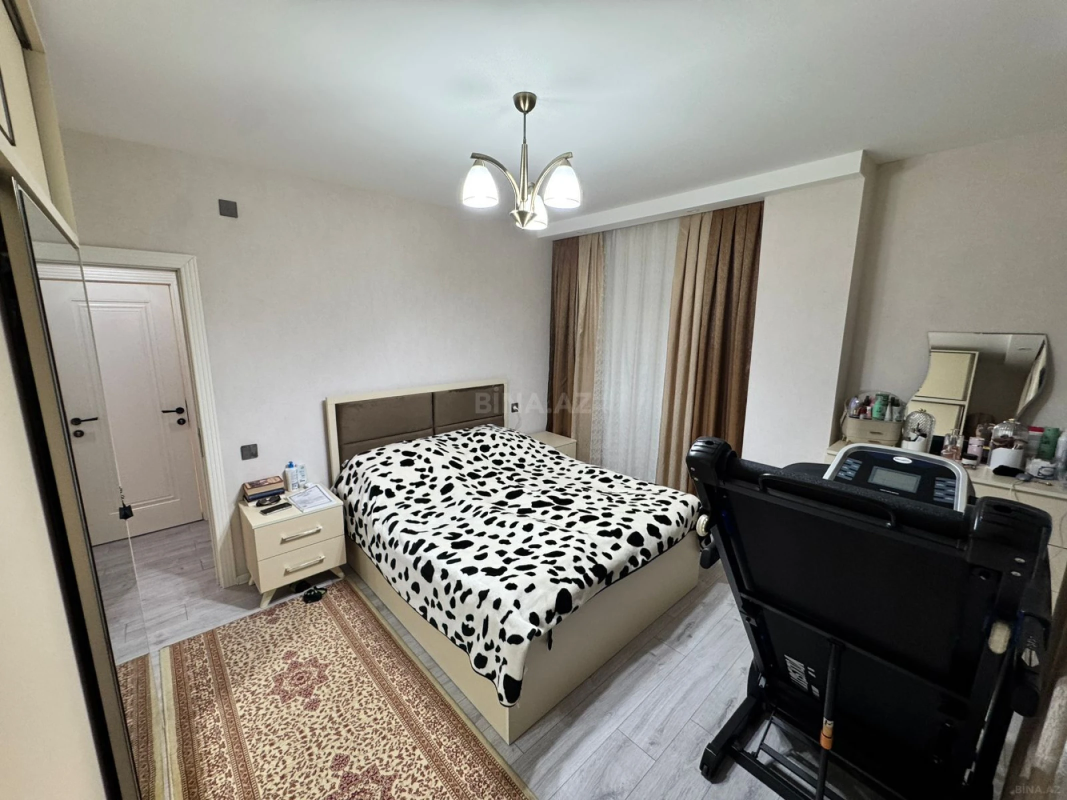 Satılır 3 otaqlı mənzil 93 m²