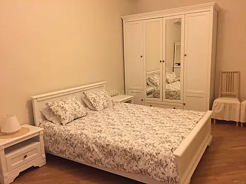 Kirayə verilir 2 otaqlı mənzil 70 m²