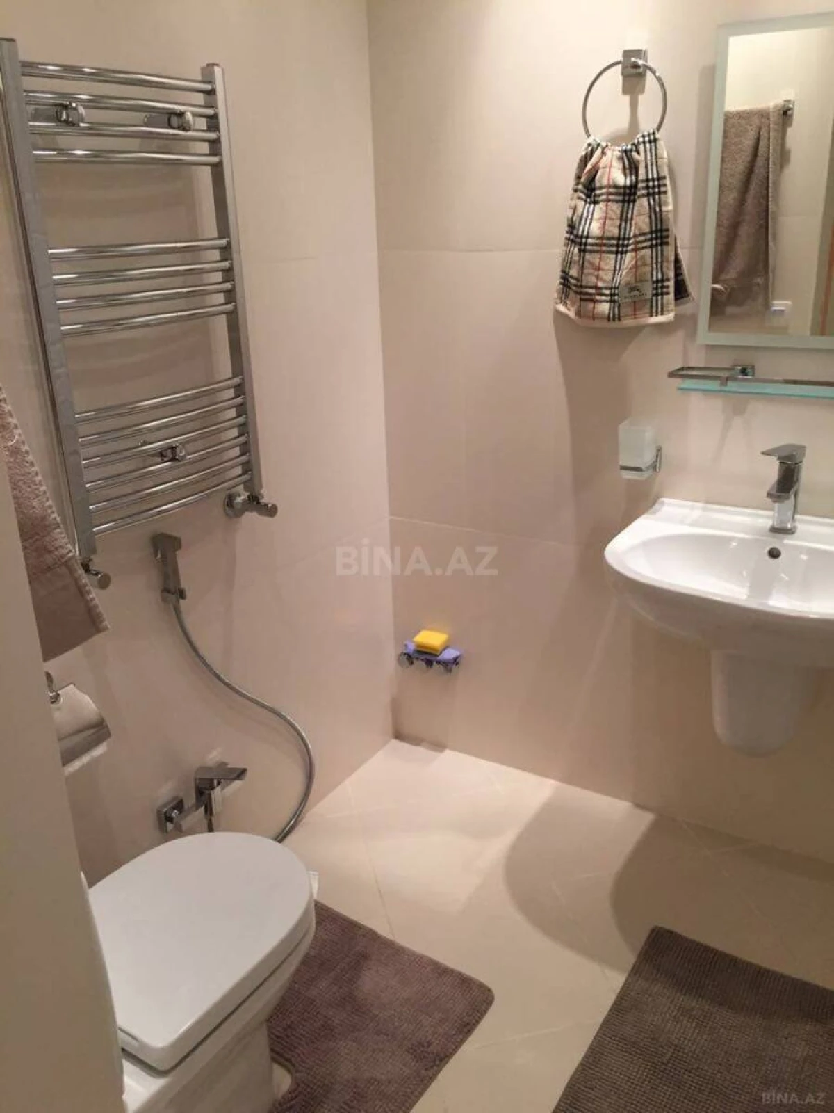 Kirayə verilir 2 otaqlı mənzil 70 m²