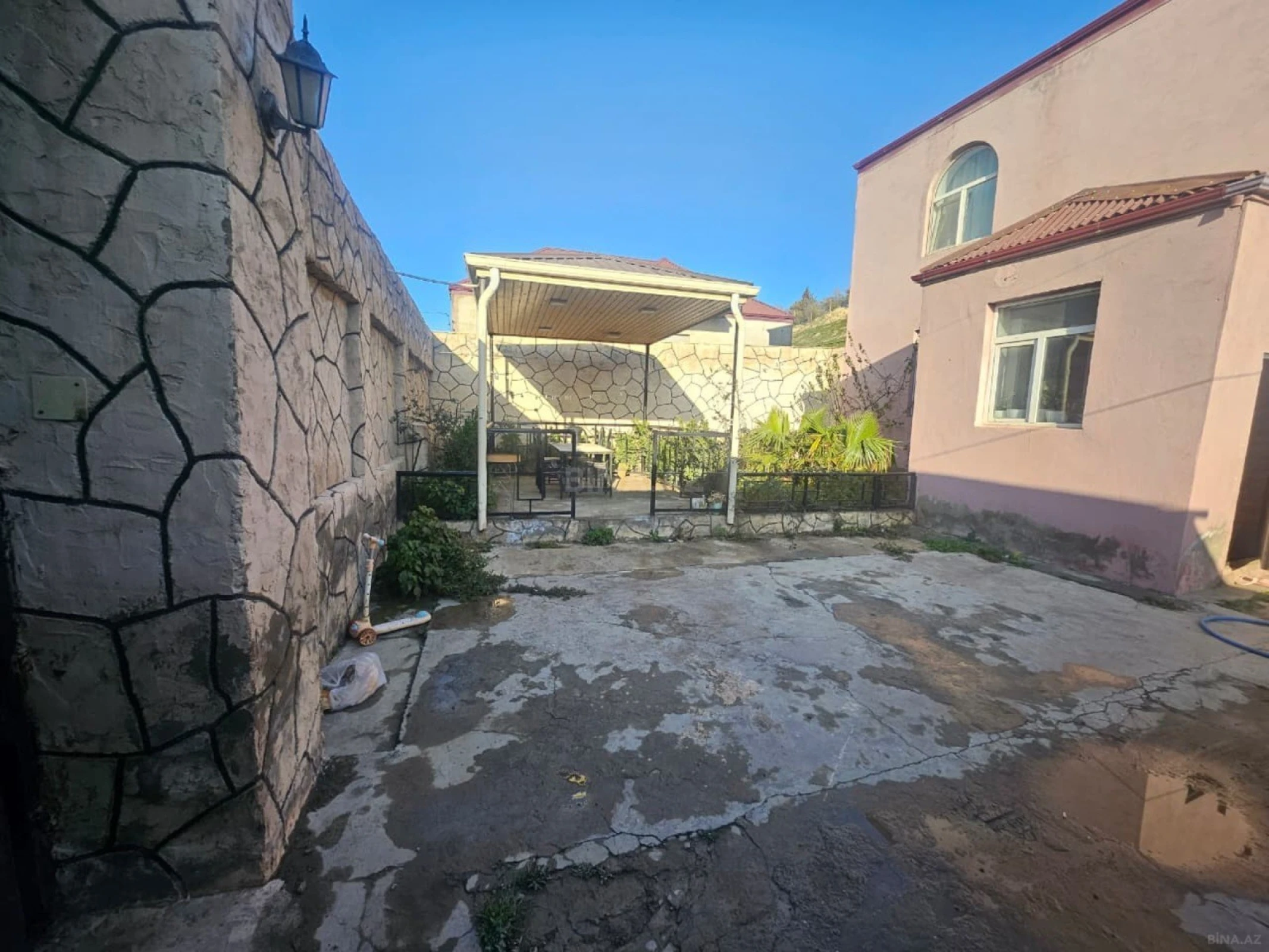 Satılır 4 otaqlı həyət evi 132 m²