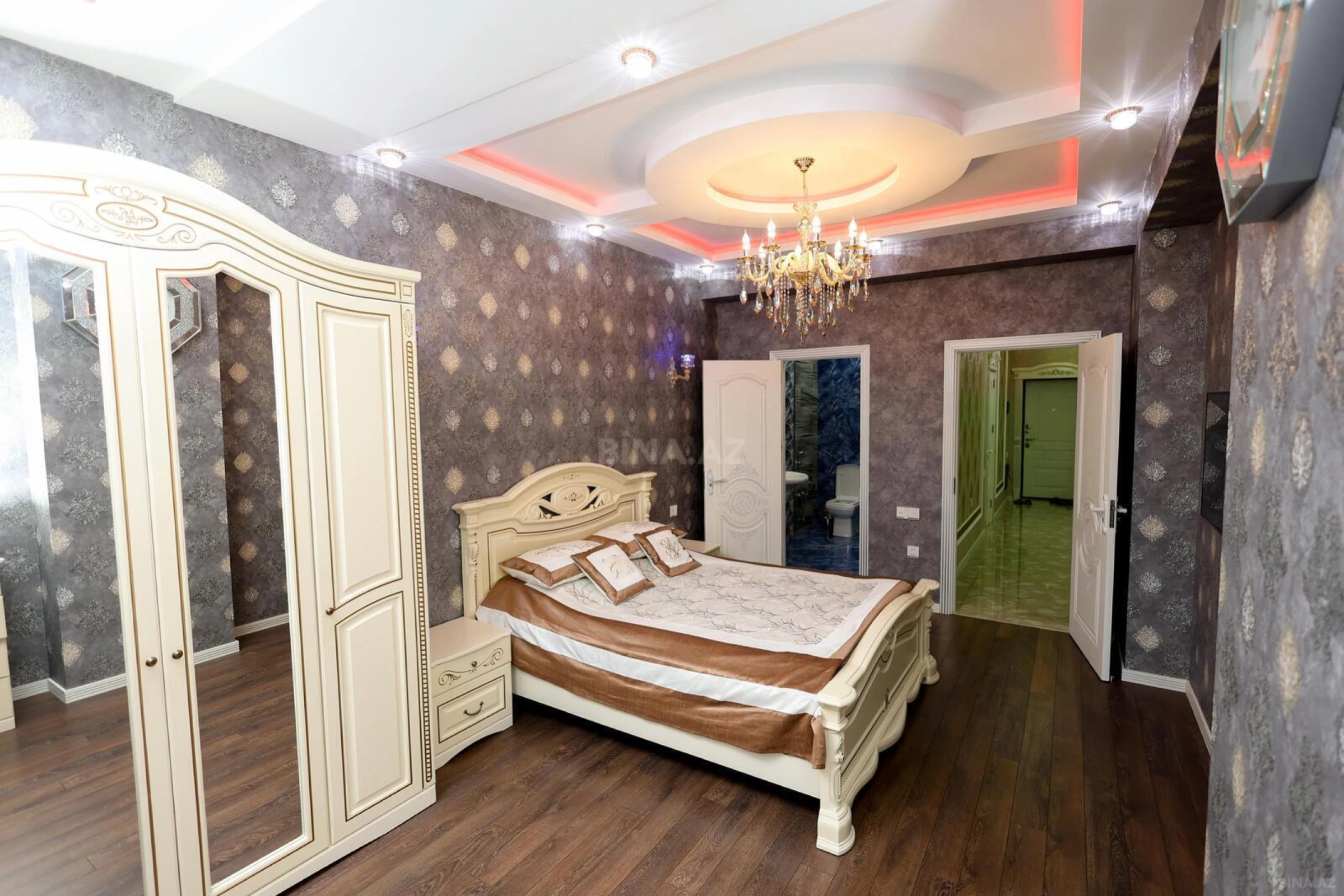 Satılır 3 otaqlı mənzil 115 m²