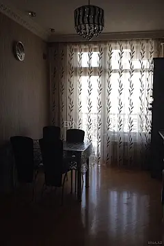 Kirayə verilir 2 otaqlı mənzil 110 m²