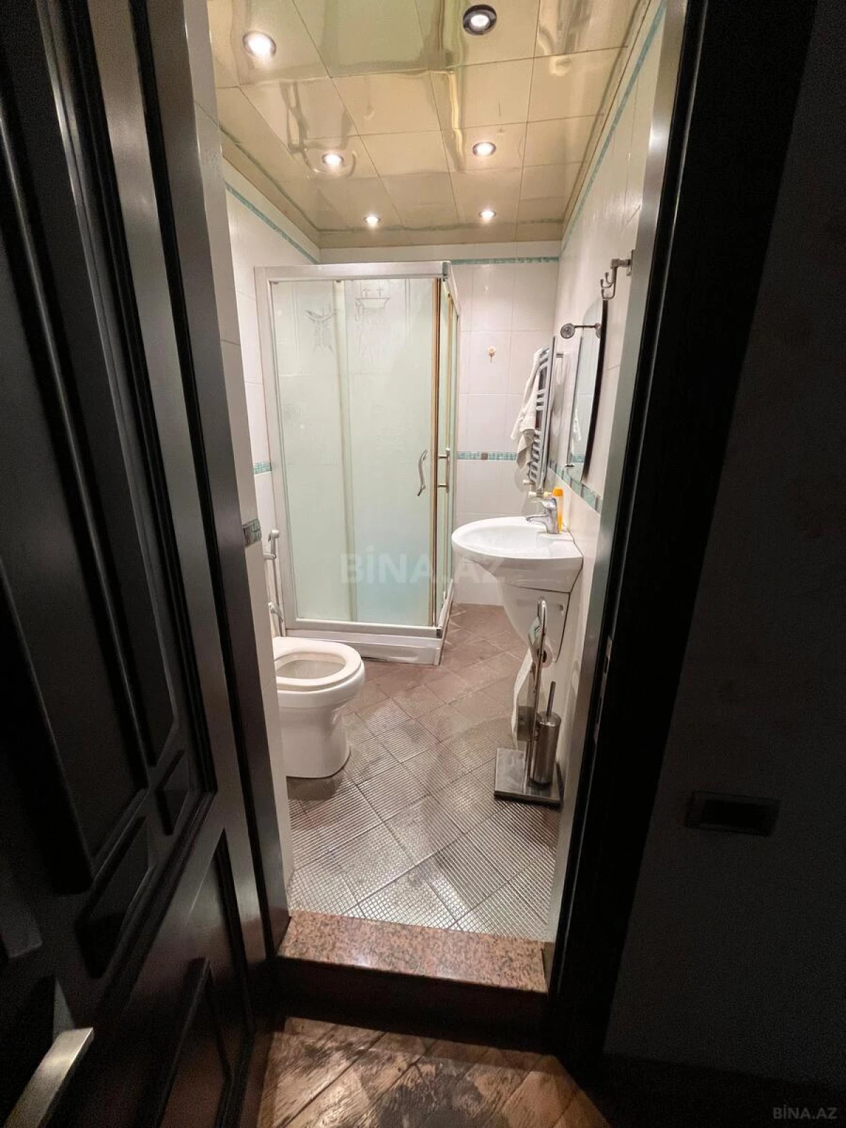 Satılır 3 otaqlı mənzil 158 m²