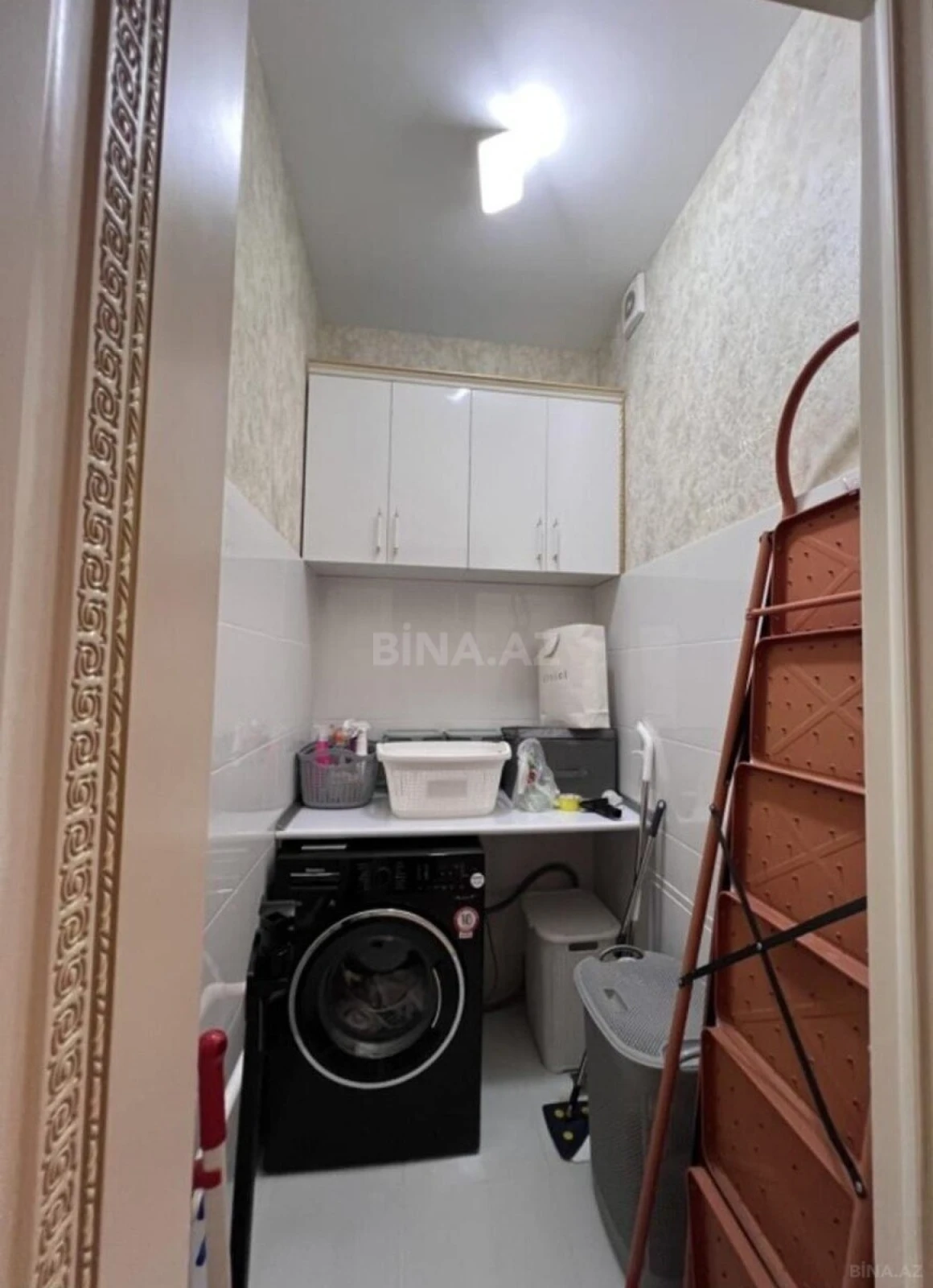 Satılır 4 otaqlı mənzil 215 m²