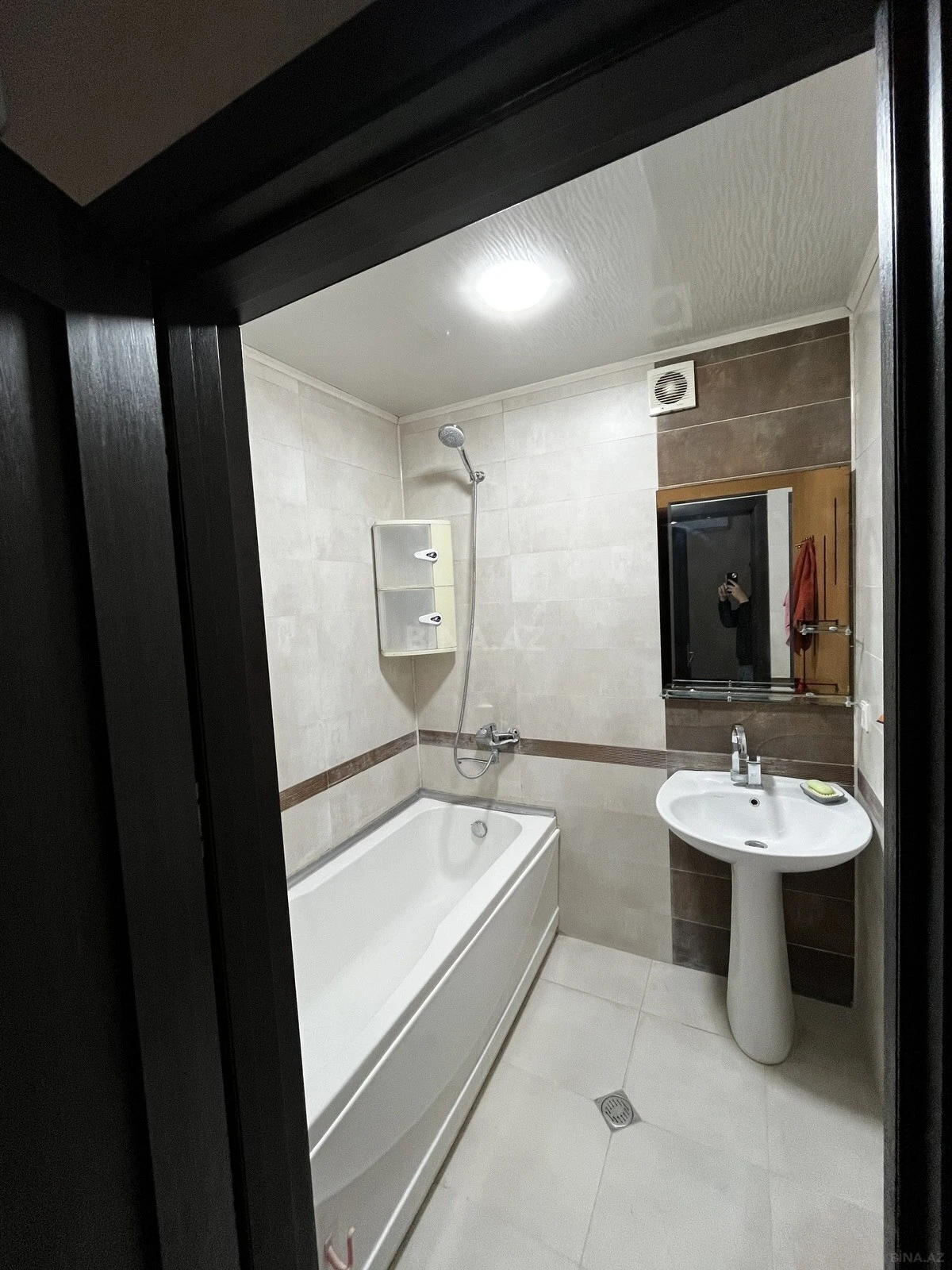 Kirayə verilir 2 otaqlı mənzil 60 m²
