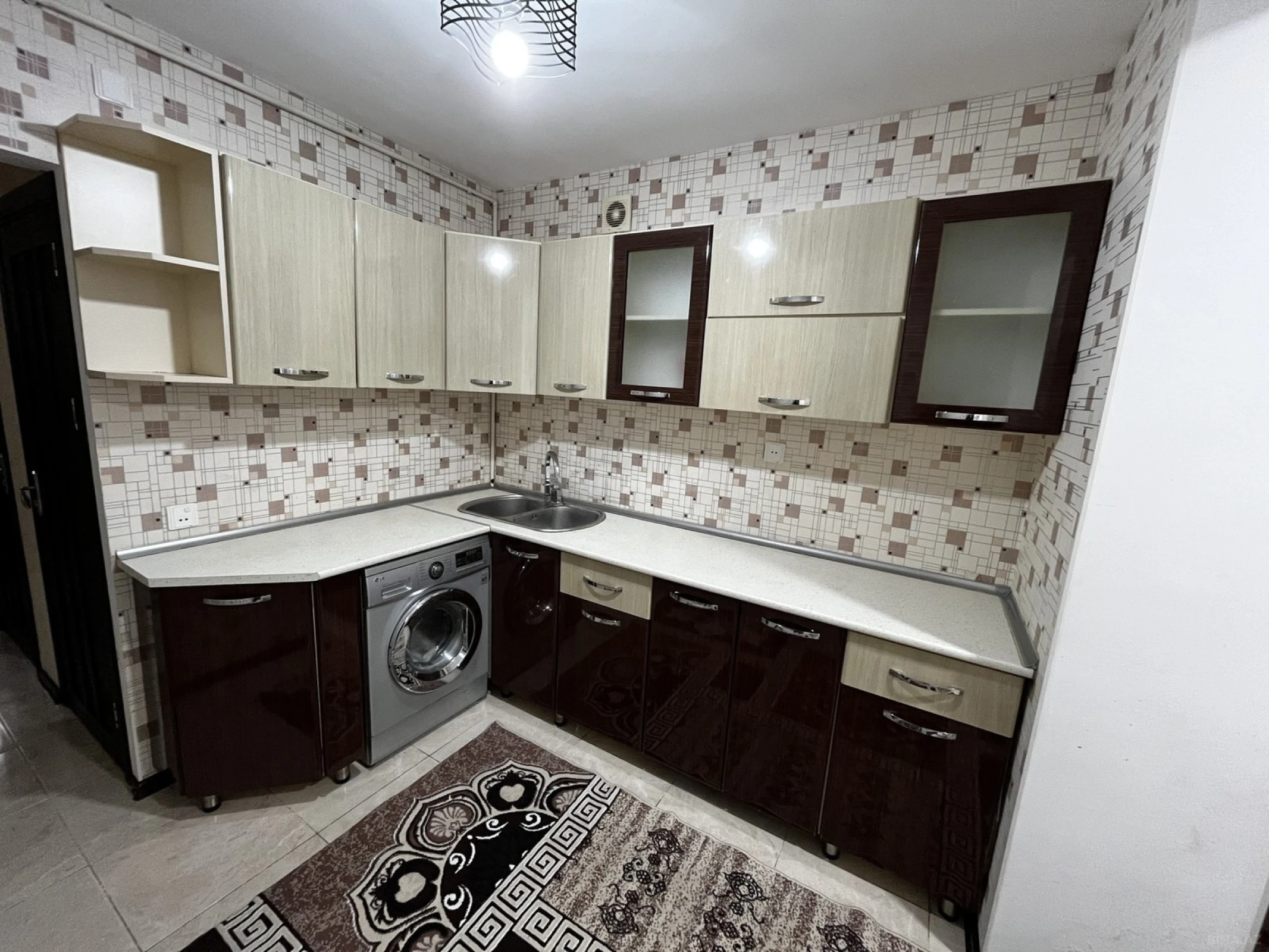 Kirayə verilir 2 otaqlı mənzil 60 m²