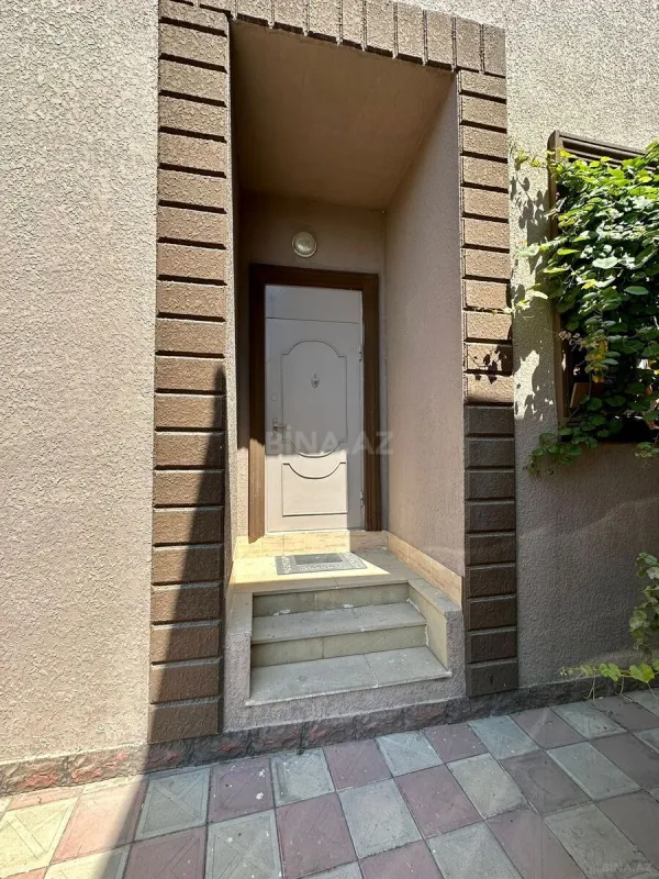Satılır 5 otaqlı həyət evi 200 m²
