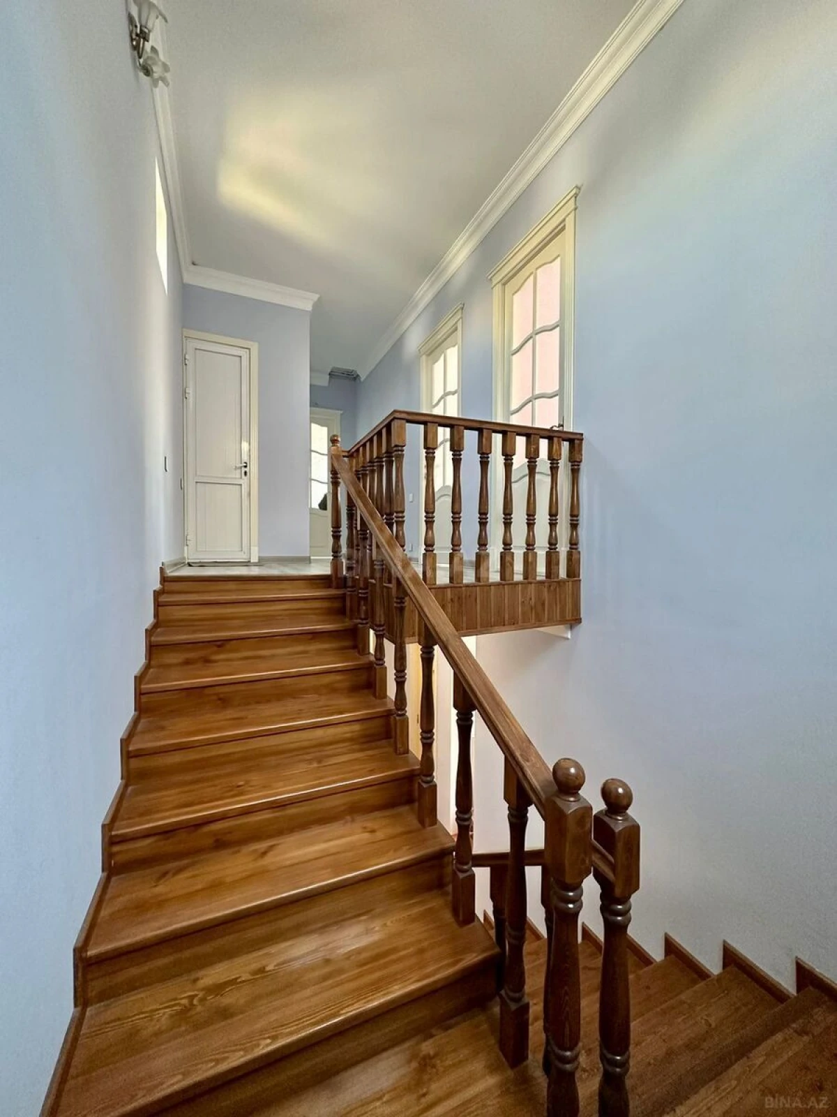 Satılır 5 otaqlı həyət evi 200 m²