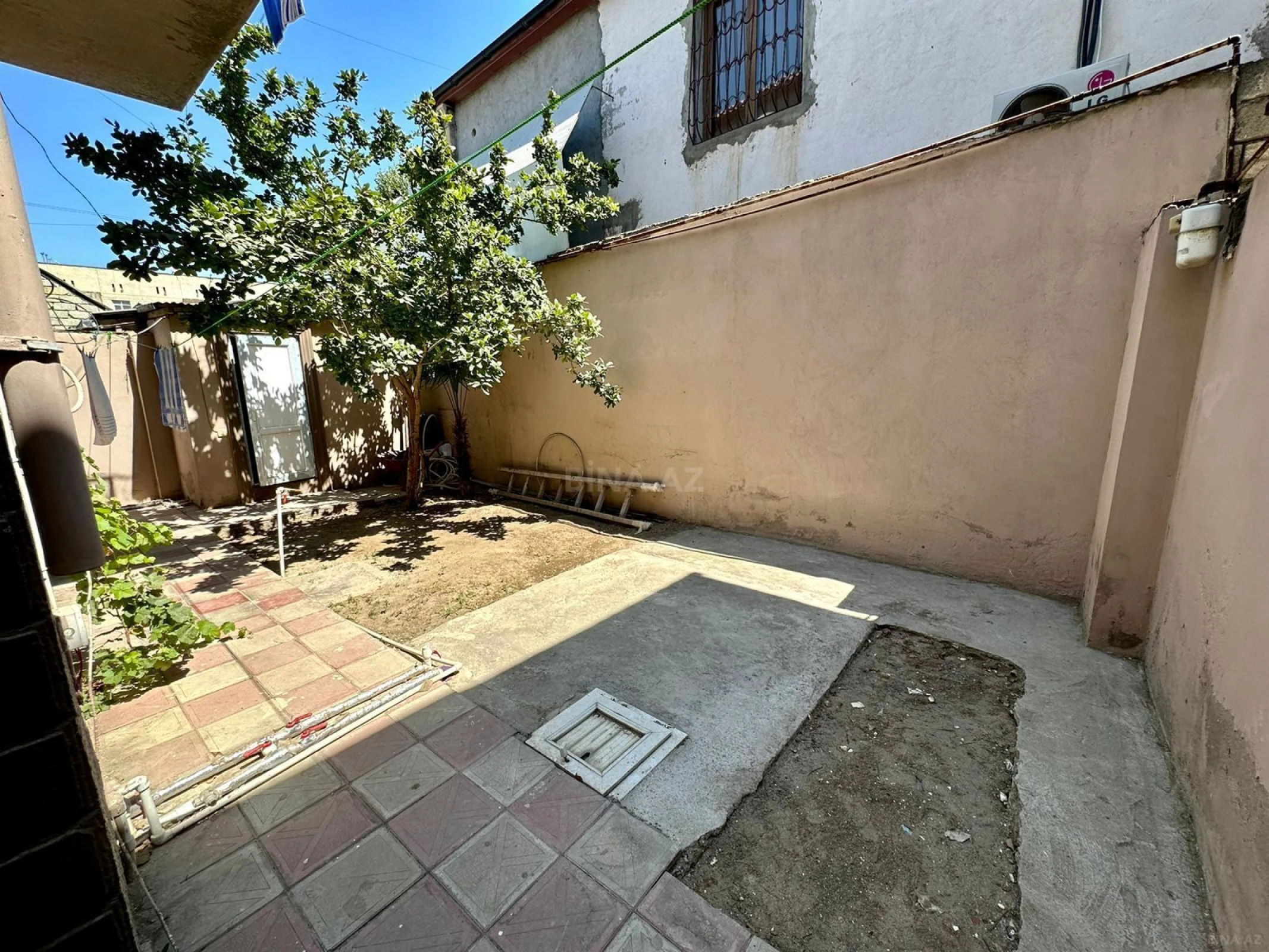 Satılır 5 otaqlı həyət evi 200 m²