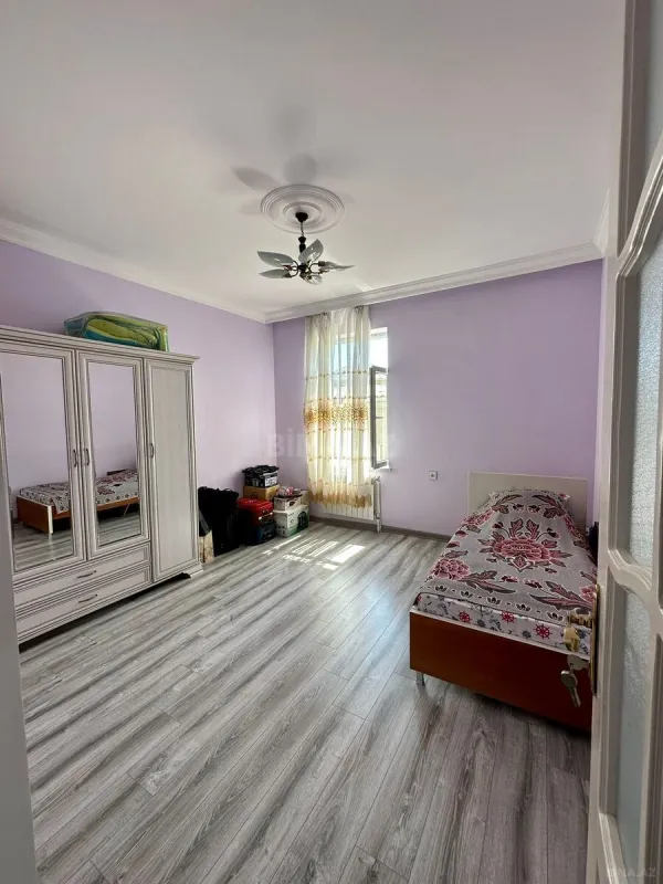Satılır 5 otaqlı həyət evi 200 m²