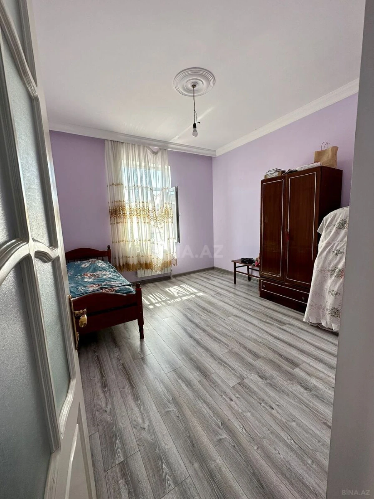 Satılır 5 otaqlı həyət evi 200 m²